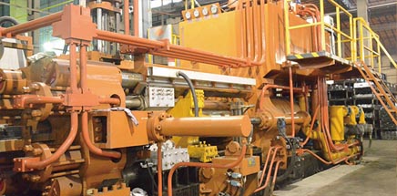 鋁型材擠壓機(jī) 鋁型材擠壓機(jī)